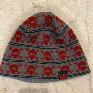🗡️Bula Beanie with Red Skulls – Reversible❤️